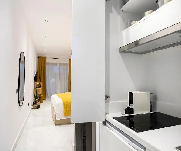 06 Apartment